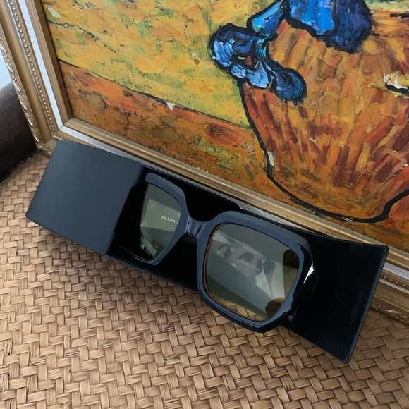 Prada oversized sunglasses - Picture 7 of 13